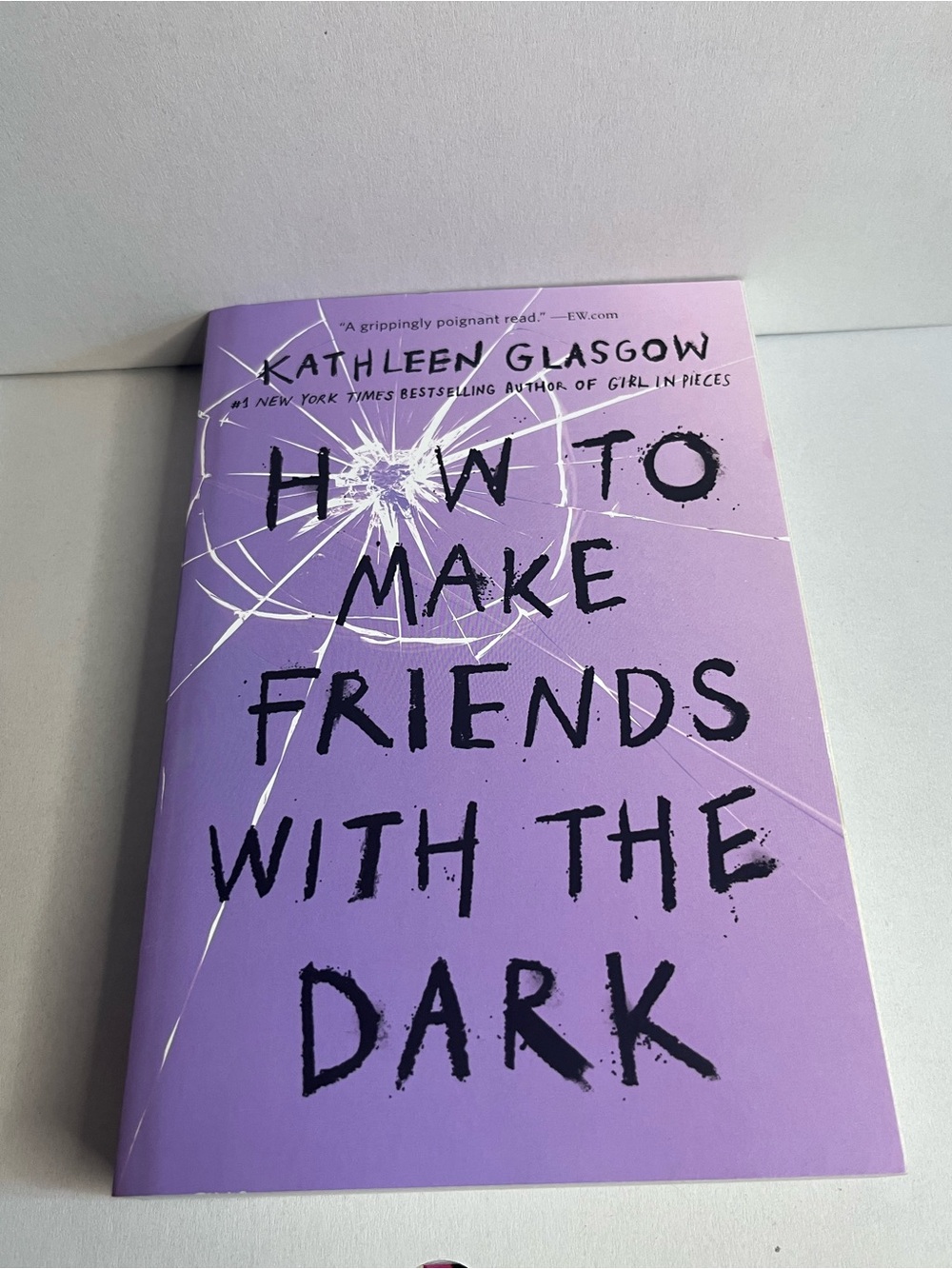 How to Make Friends With the Dark by Kathleen Glasgow - Lavender Cover